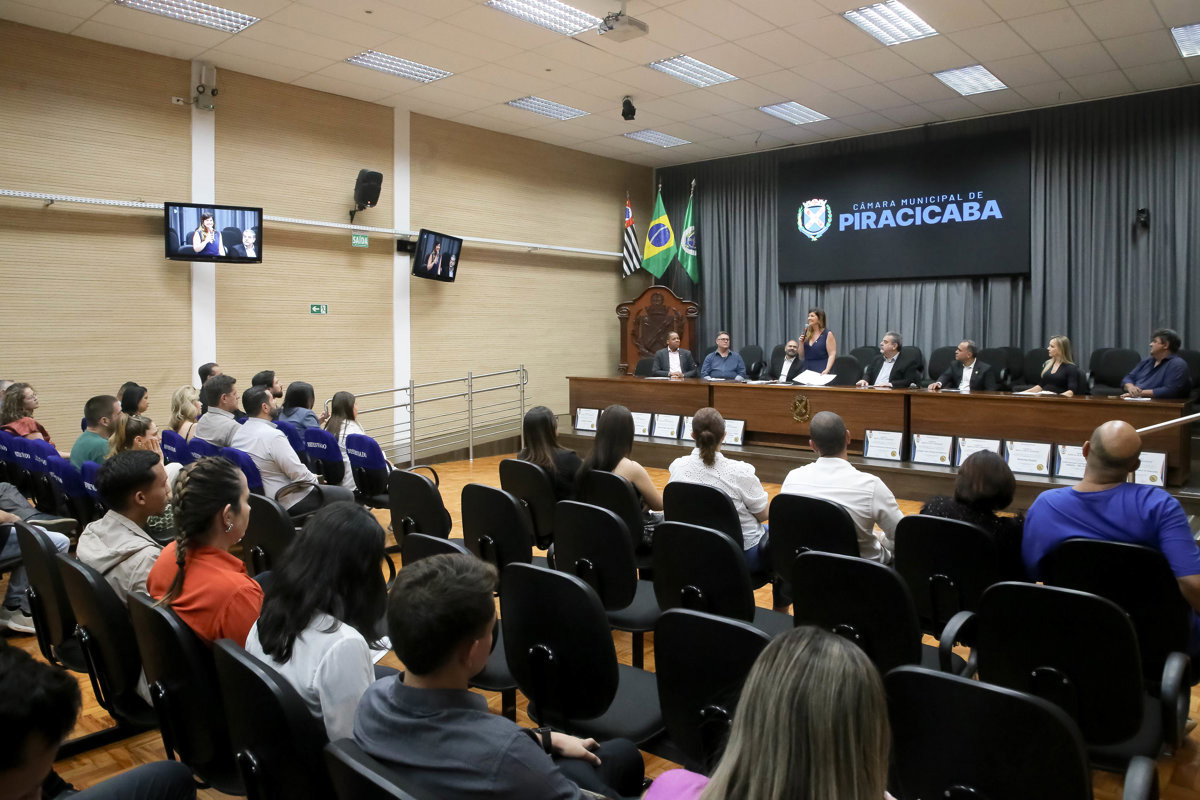 Cerimônia reuniu representantes do poder público, entidades e defensores da causa animal