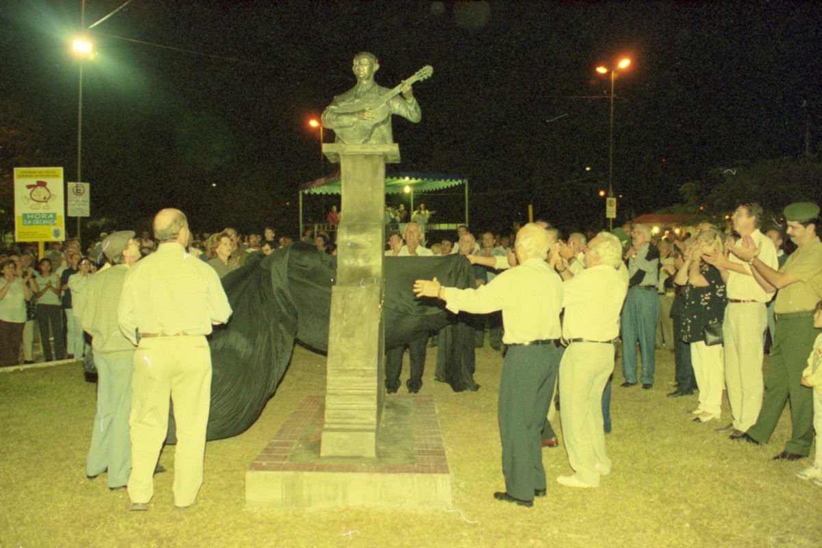 Solenidade de inauguração da herma do seresteiro na Praça da Saudade