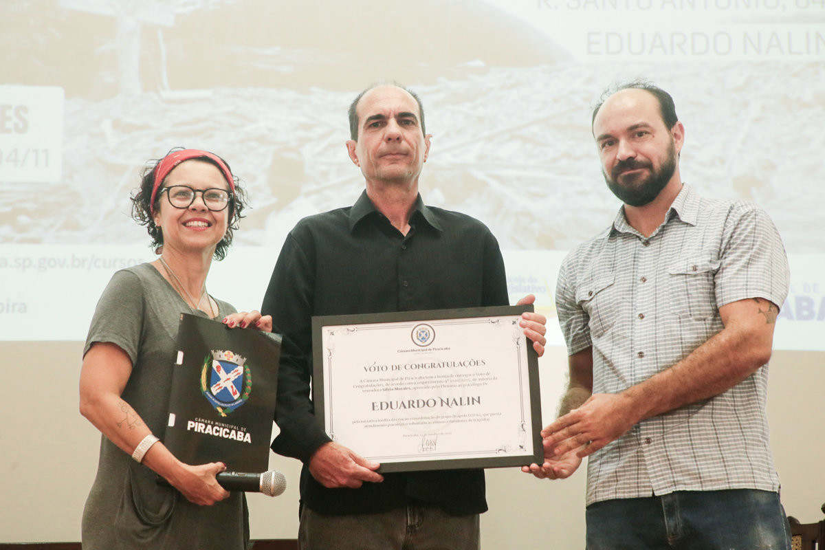 Silvia Morales e Pablo Carajol entregaram a Eduardo Nalin voto de congratulações, proposto pelo requerimento 1220/2025