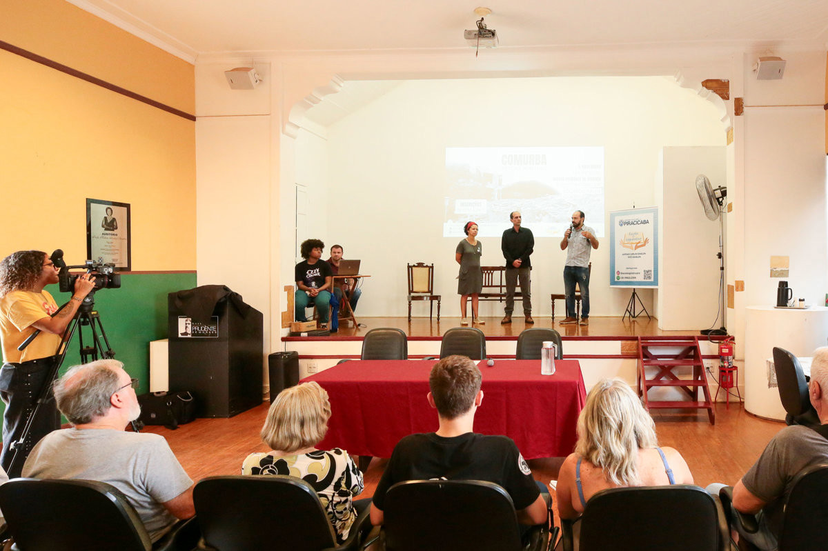 Roda de conversa aconteceu na tarde desta quarta (5), no auditório do Museu Prudente de Moraes 