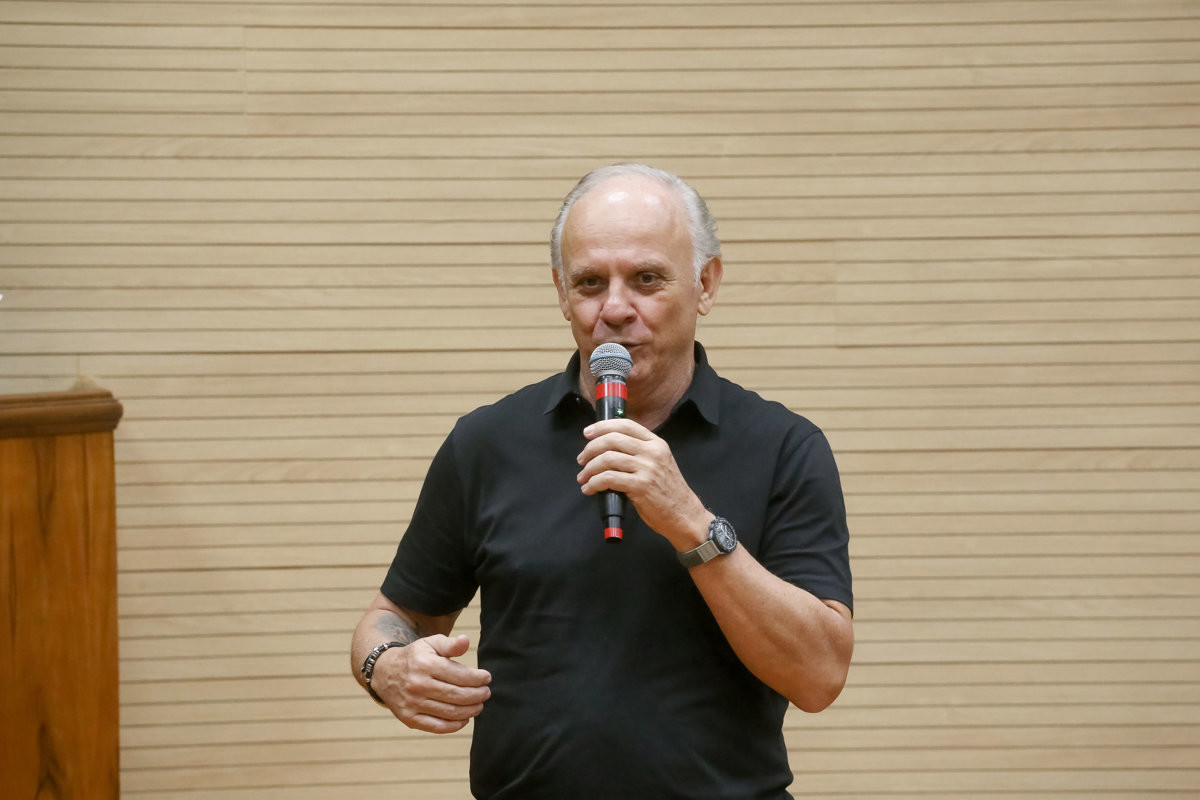 Dr. Fernando Cárdenas