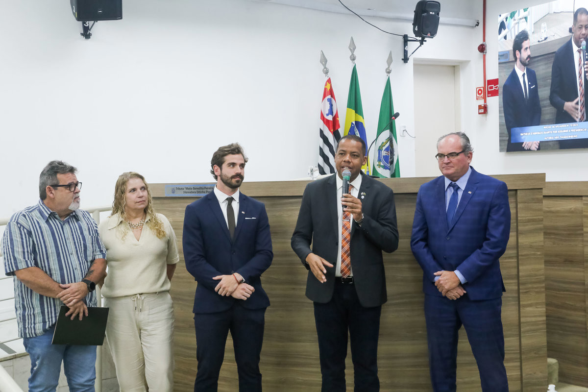 Advogado Matheus D’abronzo Duarte foi homenageado pelo vereador Thiago Ribeiro (PRD)