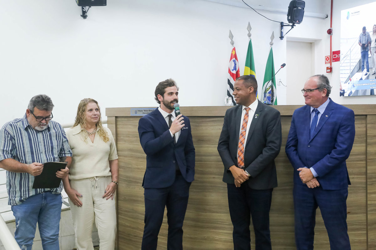 Advogado Matheus D’abronzo Duarte foi homenageado pelo vereador Thiago Ribeiro (PRD)
