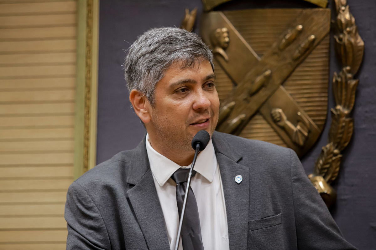 Vereador Renan Paes (PL) é autor das homenagens à corporação e a policiais militares que atenderam ocorrências de sucesso na cidade