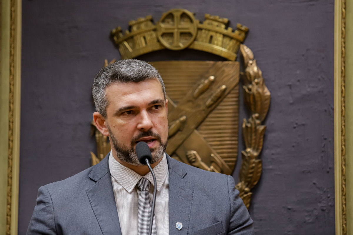 Vereador Renan Paes (PL) é autor das homenagens à corporação e a policiais militares que atenderam ocorrências de sucesso na cidade