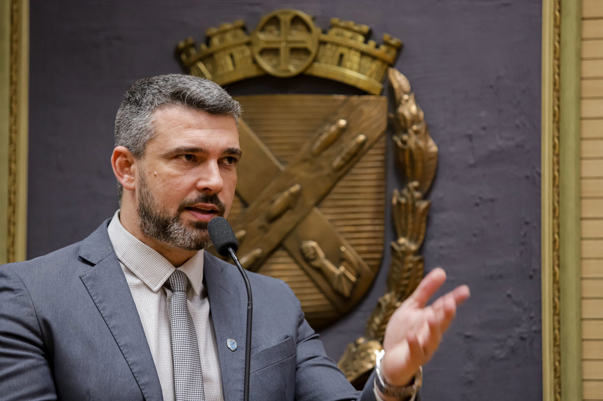 Vereador Renan Paes (PL) é autor das homenagens à corporação e a policiais militares que atenderam ocorrências de sucesso na cidade