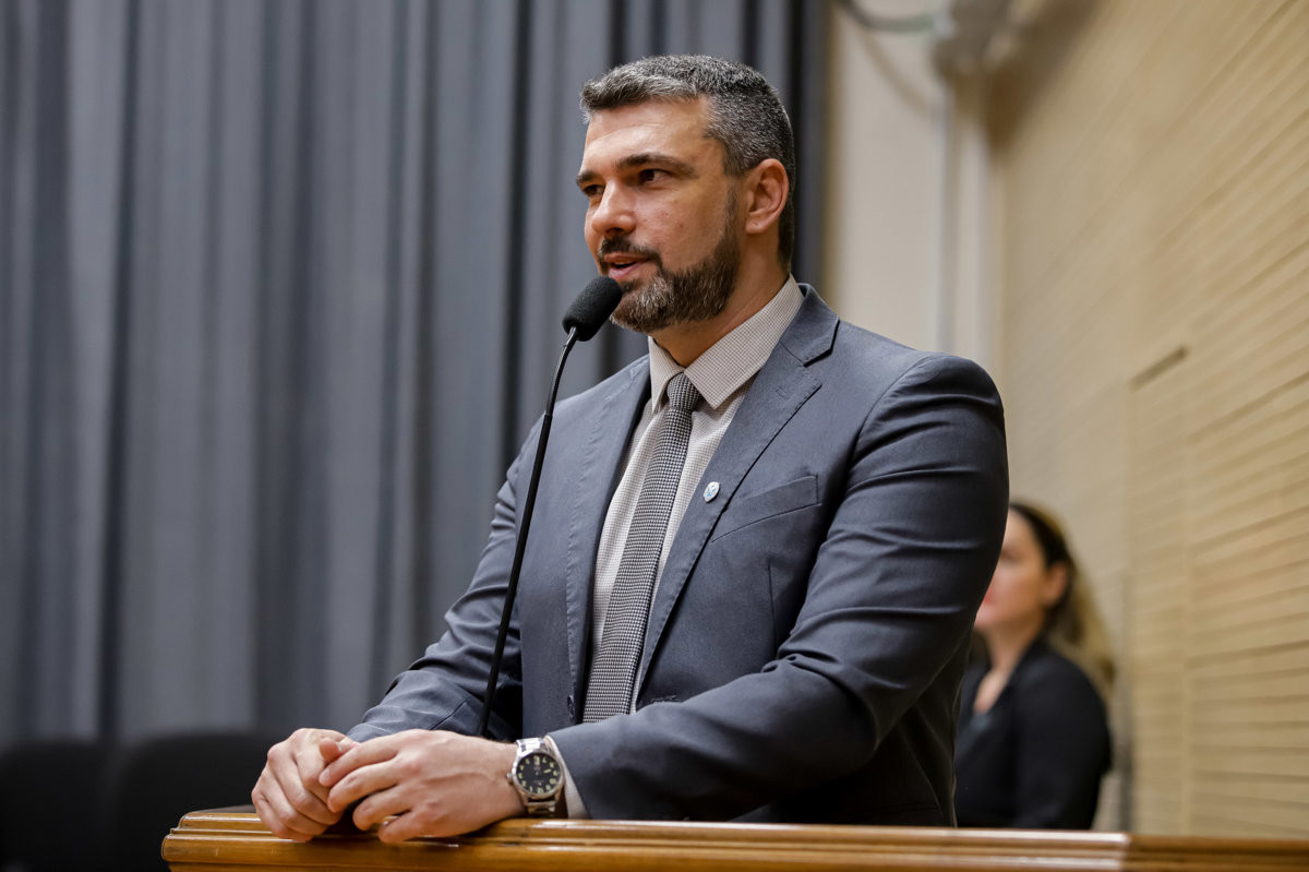 Vereador Renan Paes (PL) é autor das homenagens à corporação e a policiais militares que atenderam ocorrências de sucesso na cidade