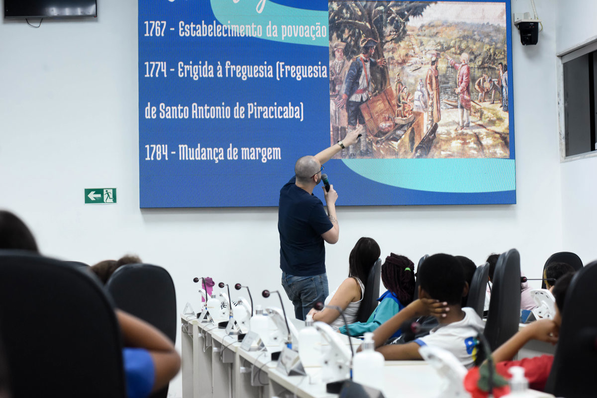 Projeto Conheça o Legislativo com os alunos da escola Tercília Bernadete