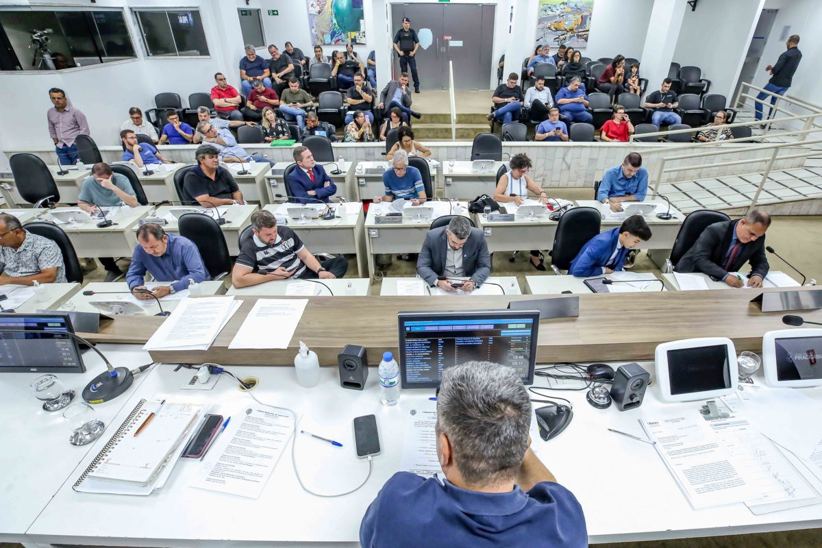 Projeto cita maior autonomia para pequenos reparos nas escolas