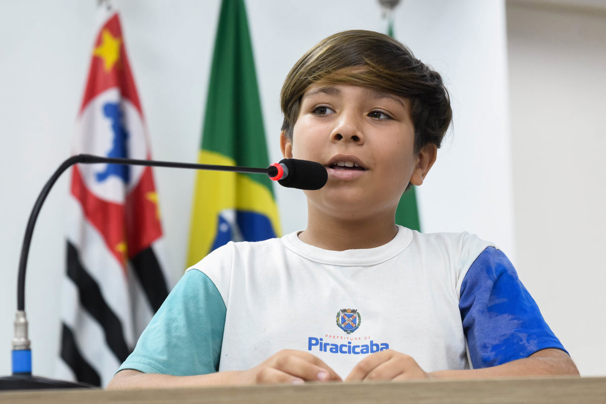 Estudantes da Escola Tercilia Bernadete Sanches visitam a Câmara