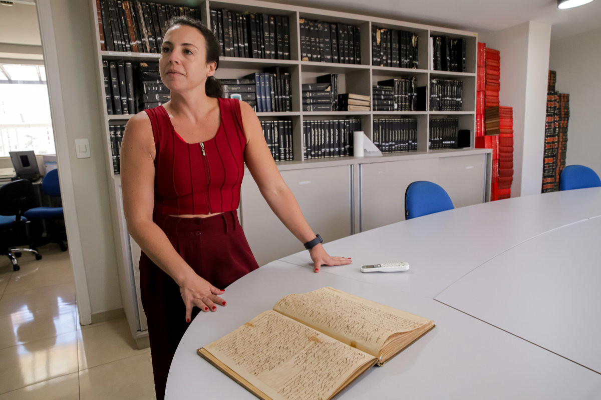 Chefe de Gestão de Documentação e Arquivo Giovanna Fenili Calabria