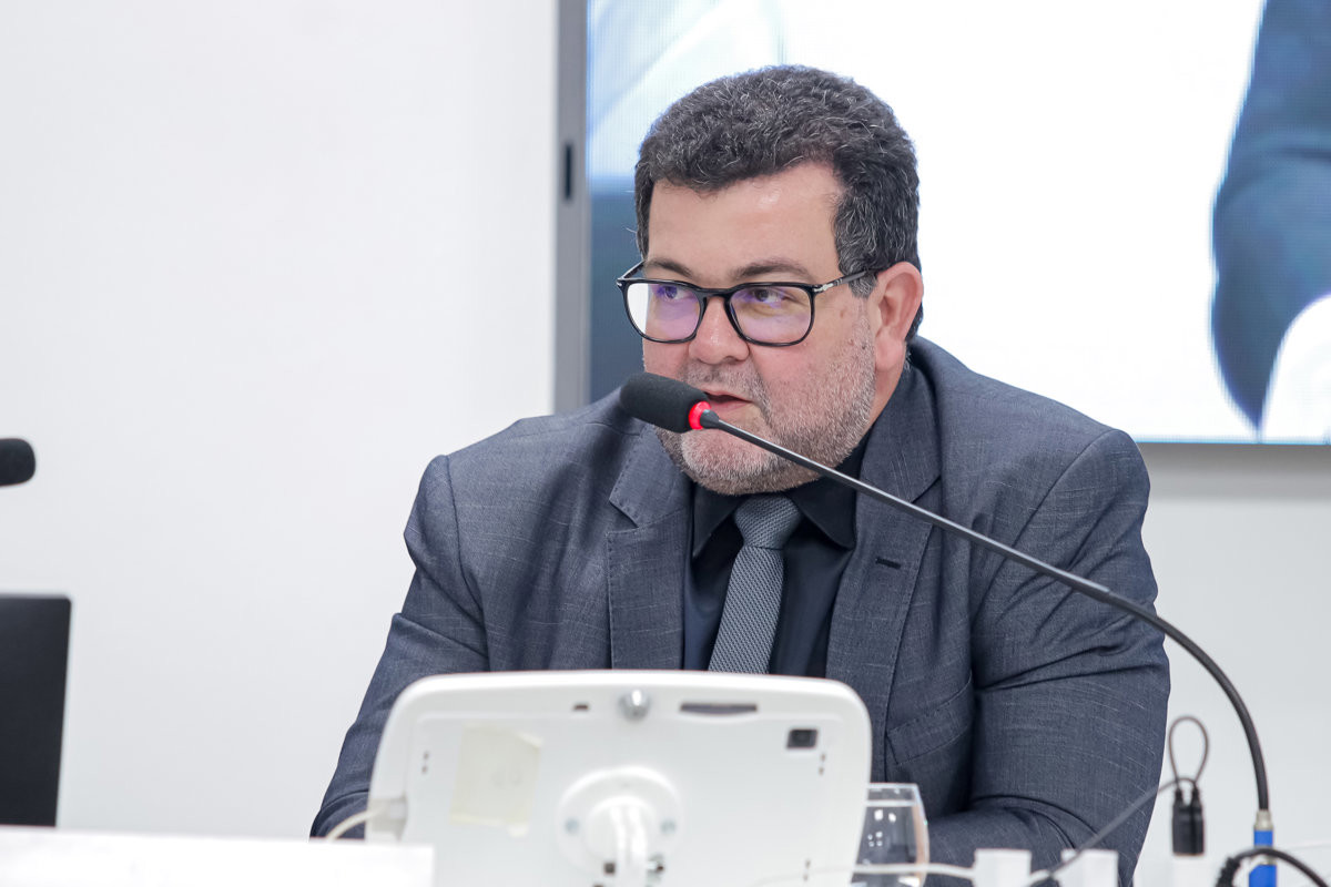 A audiência pública desta quarta-feira (19) foi realizada no Plenário "Francisco Antonio Coelho"