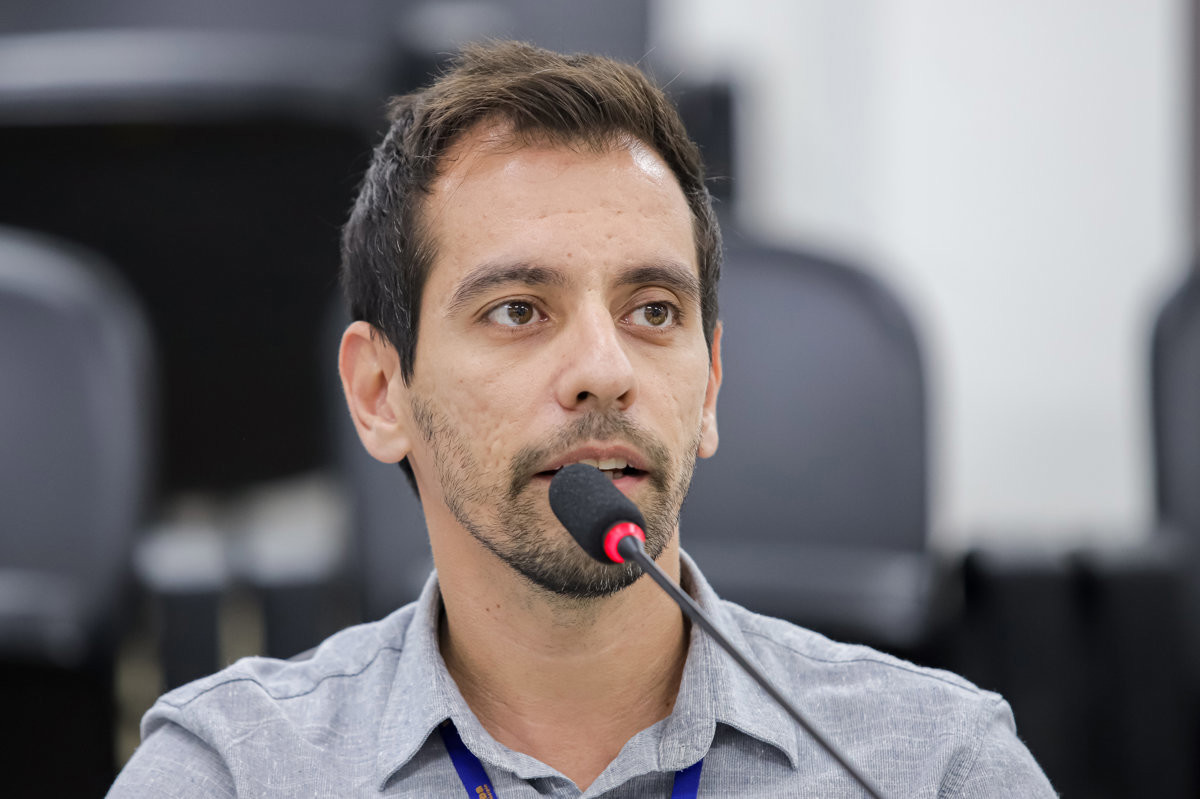 A audiência pública desta quarta-feira (19) foi realizada no Plenário "Francisco Antonio Coelho"