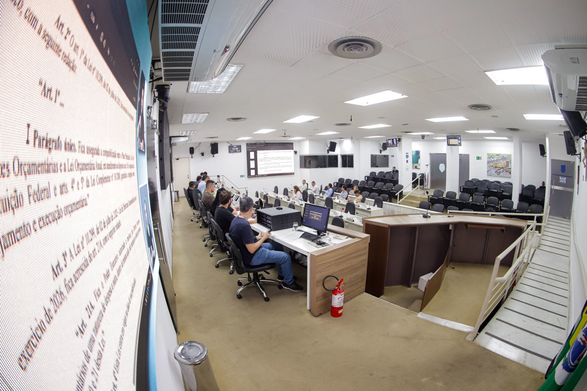 A audiência pública desta quarta-feira (19) foi realizada no Plenário "Francisco Antonio Coelho"