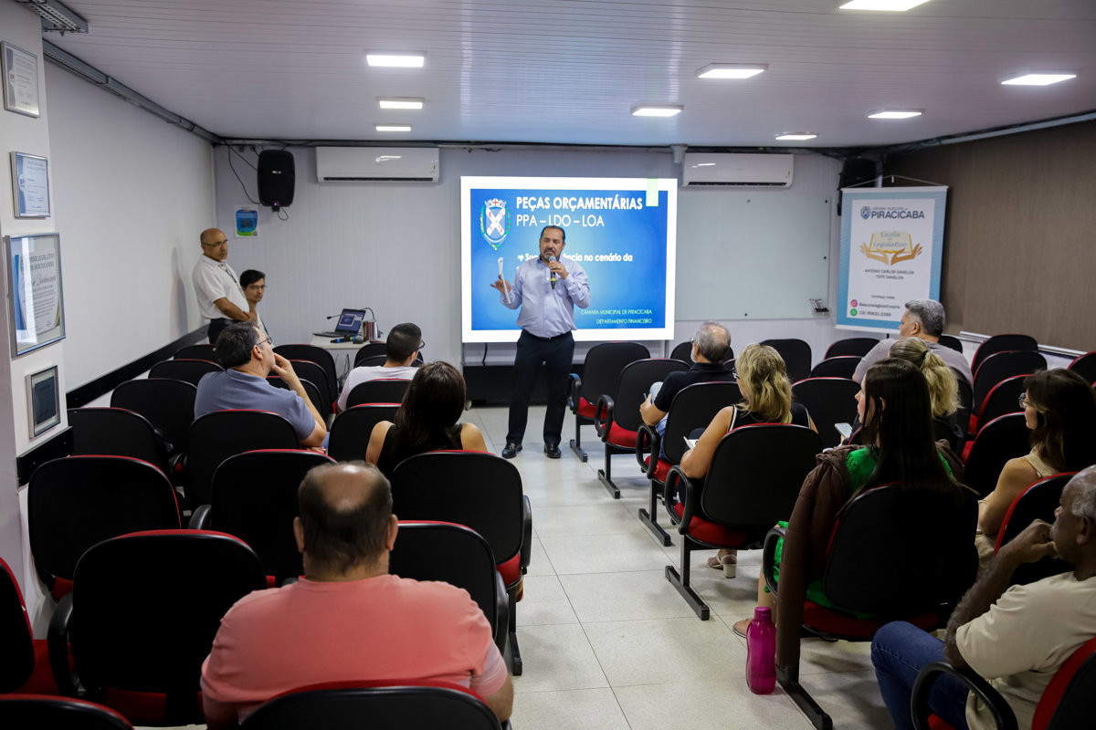 Escola do Legislativo: Roda de Conversa avalia 'peças orçamentárias'