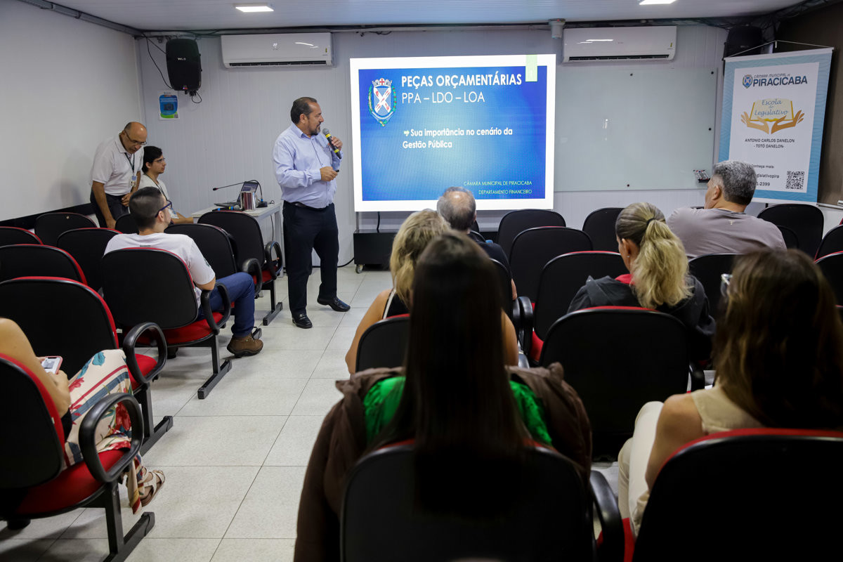 Escola do Legislativo: Roda de Conversa avalia 'peças orçamentárias'