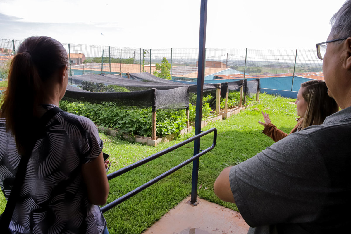 Vereador faz visita institucional em escola municipal na região da Vila Sônia