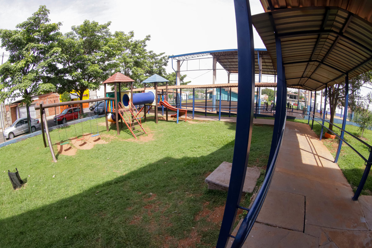 Vereador faz visita institucional em escola municipal na região da Vila Sônia