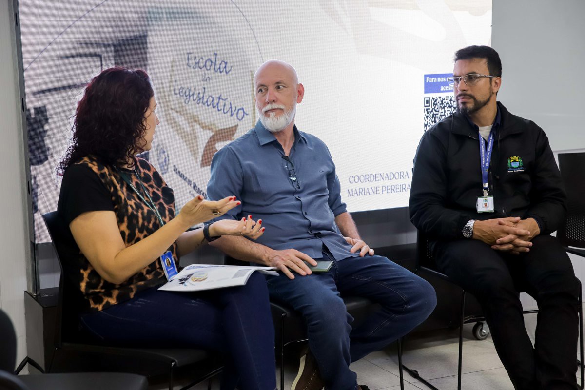 Escola do Legislativo recebeu a visita de representantes de Apiaí