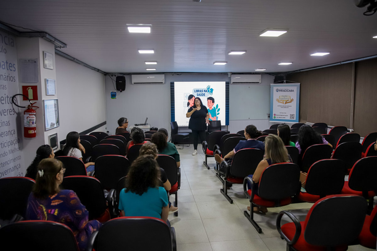 No período da tarde aconteceu a conclusão do curso Libras Temática - Contexto da Saúde, com a participação dos alunos das duas turmas