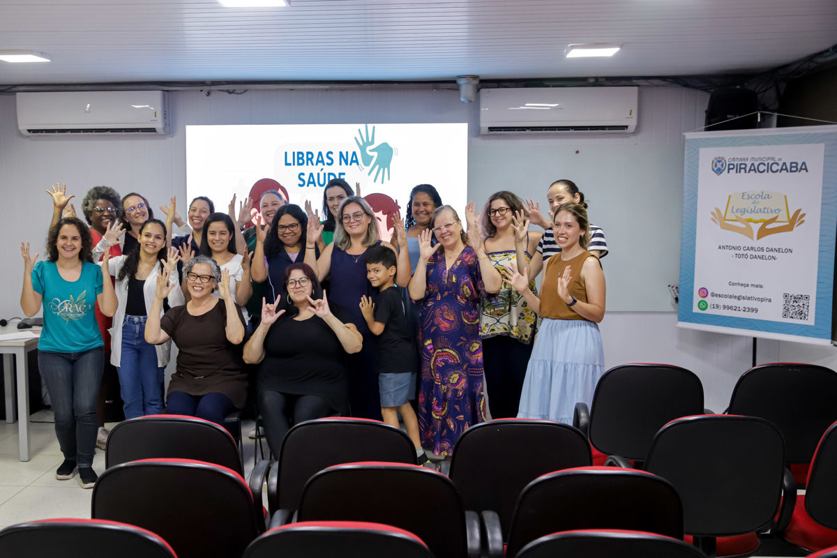 No período da tarde aconteceu a conclusão do curso Libras Temática - Contexto da Saúde, com a participação dos alunos das duas turmas
