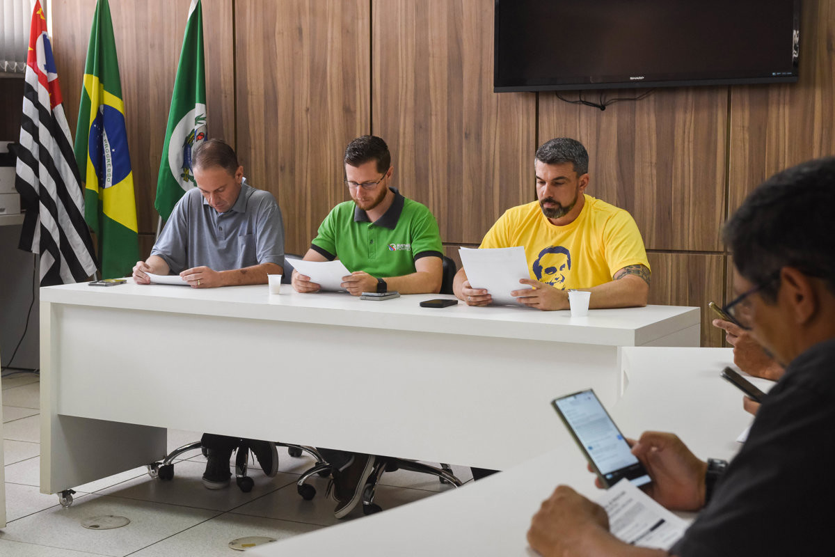 Vereadores Edson Bertaia, Gustavo Pompeo e Renan Paes se reuniram nesta quinta-feira (4)