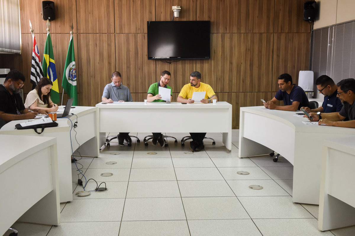 Vereadores Edson Bertaia, Gustavo Pompeo e Renan Paes se reuniram nesta quinta-feira (4)