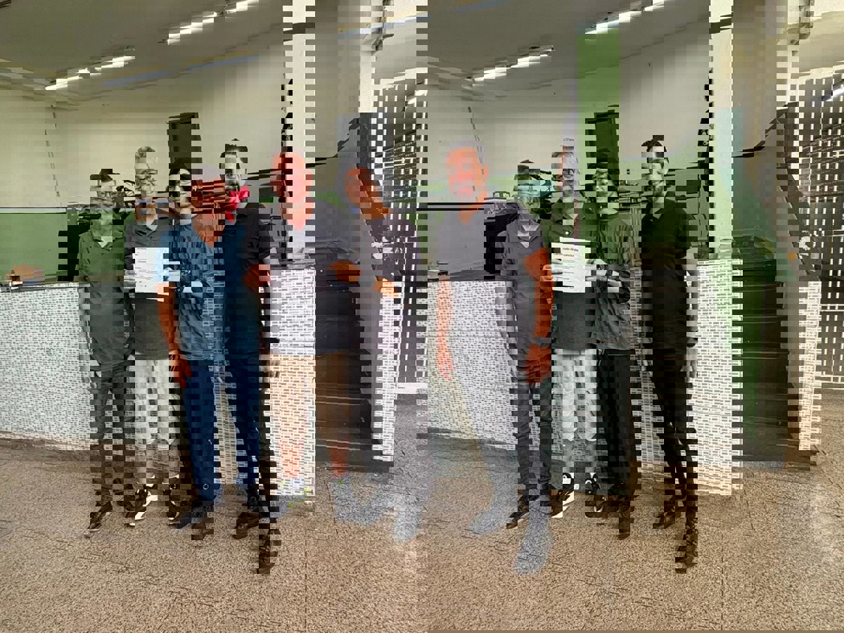 Vereador acompanha apresentação de projeto de robótica de escola estadual