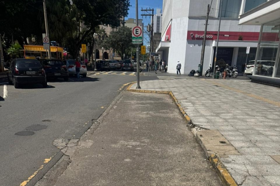 Vereador defende ampliação de bolsão de estacionamento na praça José Bonifácio