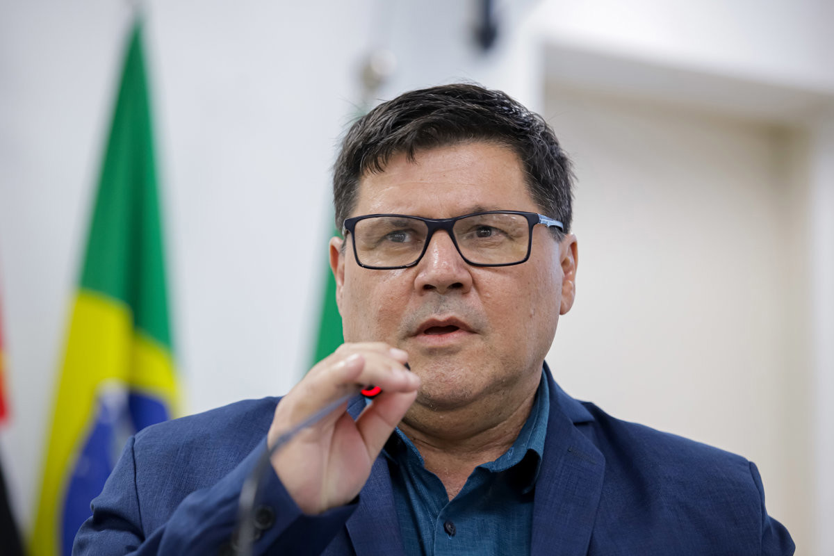 Antonio Martinho Marchiori, diretor da Escola Estadual “Cesarino Borba”, da cidade de Iracemápolis