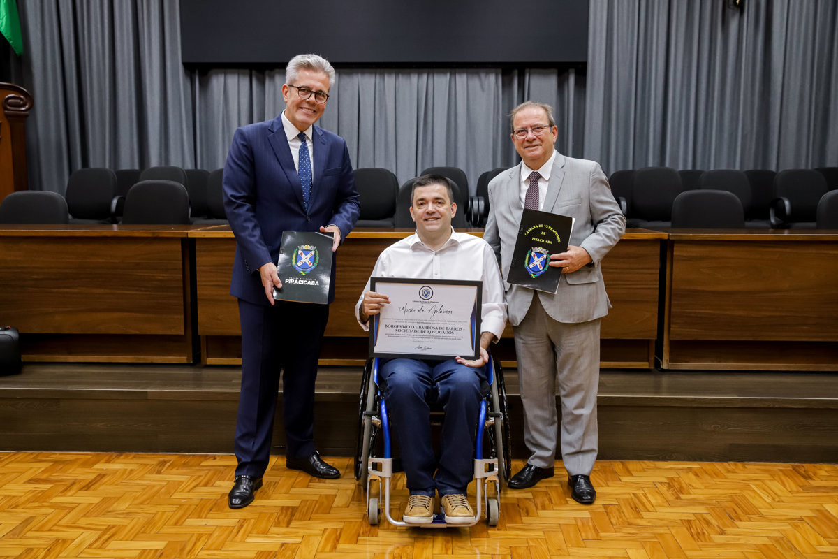 Câmara contempla sociedade de advogados pelos 35 anos de fundação