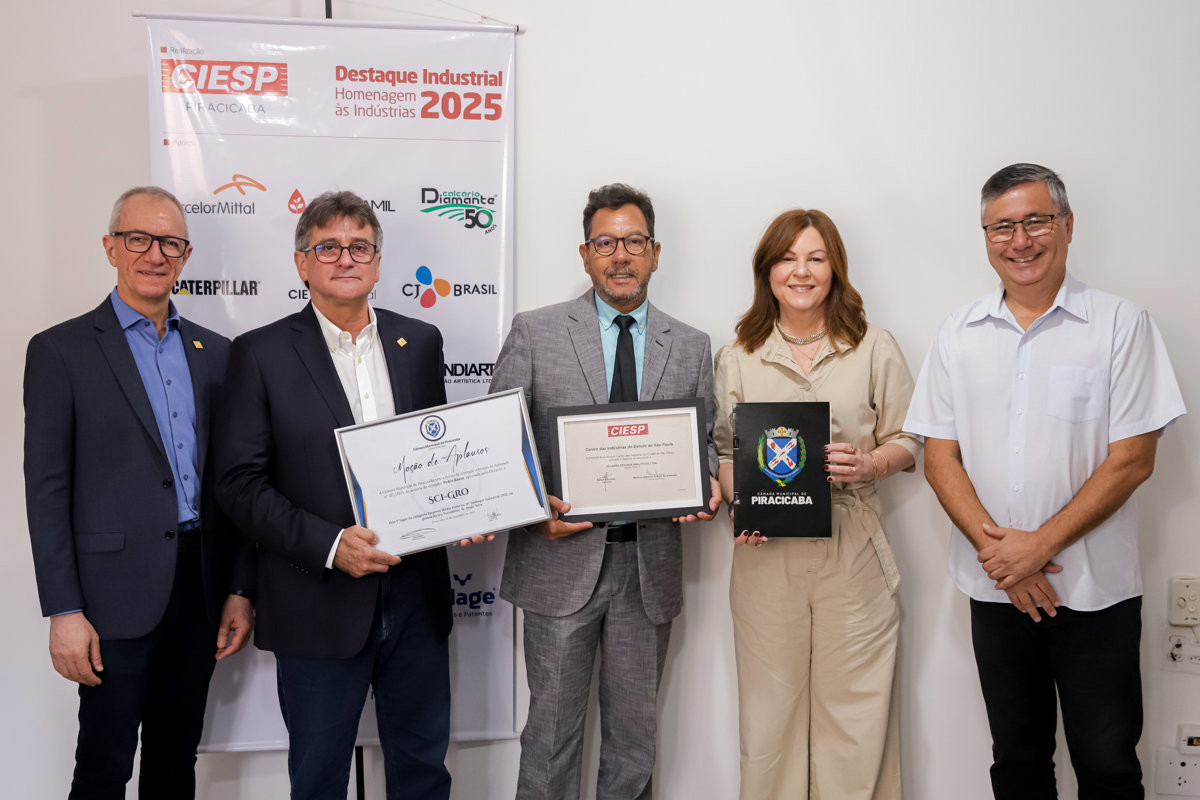 Participaram da entrega, além do vereador Pedro Kawai, a atual diretoria do Ciesp Piracicaba, composta por Andrea Zámolyi Park, diretora-titular; Fábio Ramos Vitti, 1º vice-diretor; e Agostinho Monsserrocco Júnior, 2º vice-diretor, além de Homero Scarso, gerente do Ciesp Piracicaba