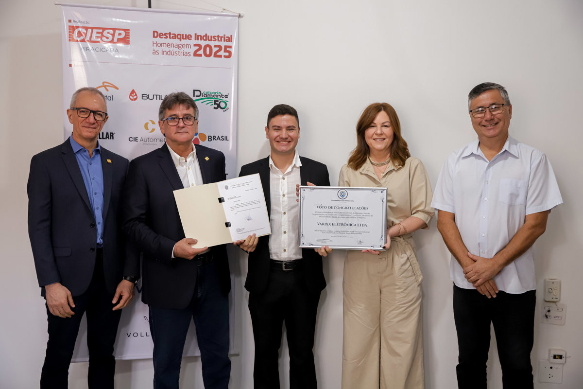 Participaram da entrega, além do vereador Pedro Kawai, a atual diretoria do Ciesp Piracicaba, composta por Andrea Zámolyi Park, diretora-titular; Fábio Ramos Vitti, 1º vice-diretor; e Agostinho Monsserrocco Júnior, 2º vice-diretor, além de Homero Scarso, gerente do Ciesp Piracicaba