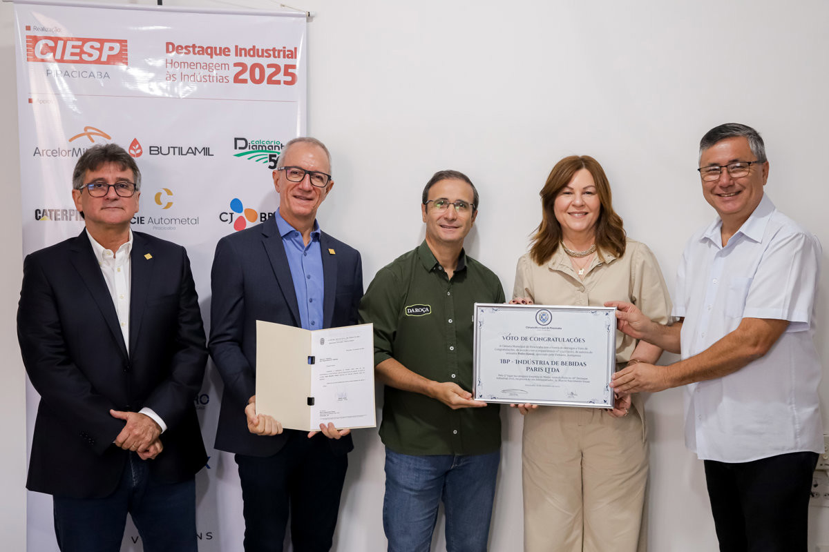 Participaram da entrega, além do vereador Pedro Kawai, a atual diretoria do Ciesp Piracicaba, composta por Andrea Zámolyi Park, diretora-titular; Fábio Ramos Vitti, 1º vice-diretor; e Agostinho Monsserrocco Júnior, 2º vice-diretor, além de Homero Scarso, gerente do Ciesp Piracicaba