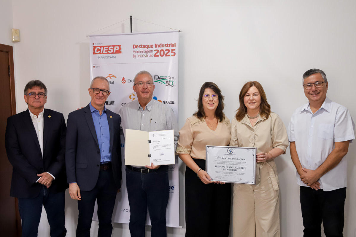 Participaram da entrega, além do vereador Pedro Kawai, a atual diretoria do Ciesp Piracicaba, composta por Andrea Zámolyi Park, diretora-titular; Fábio Ramos Vitti, 1º vice-diretor; e Agostinho Monsserrocco Júnior, 2º vice-diretor, além de Homero Scarso, gerente do Ciesp Piracicaba