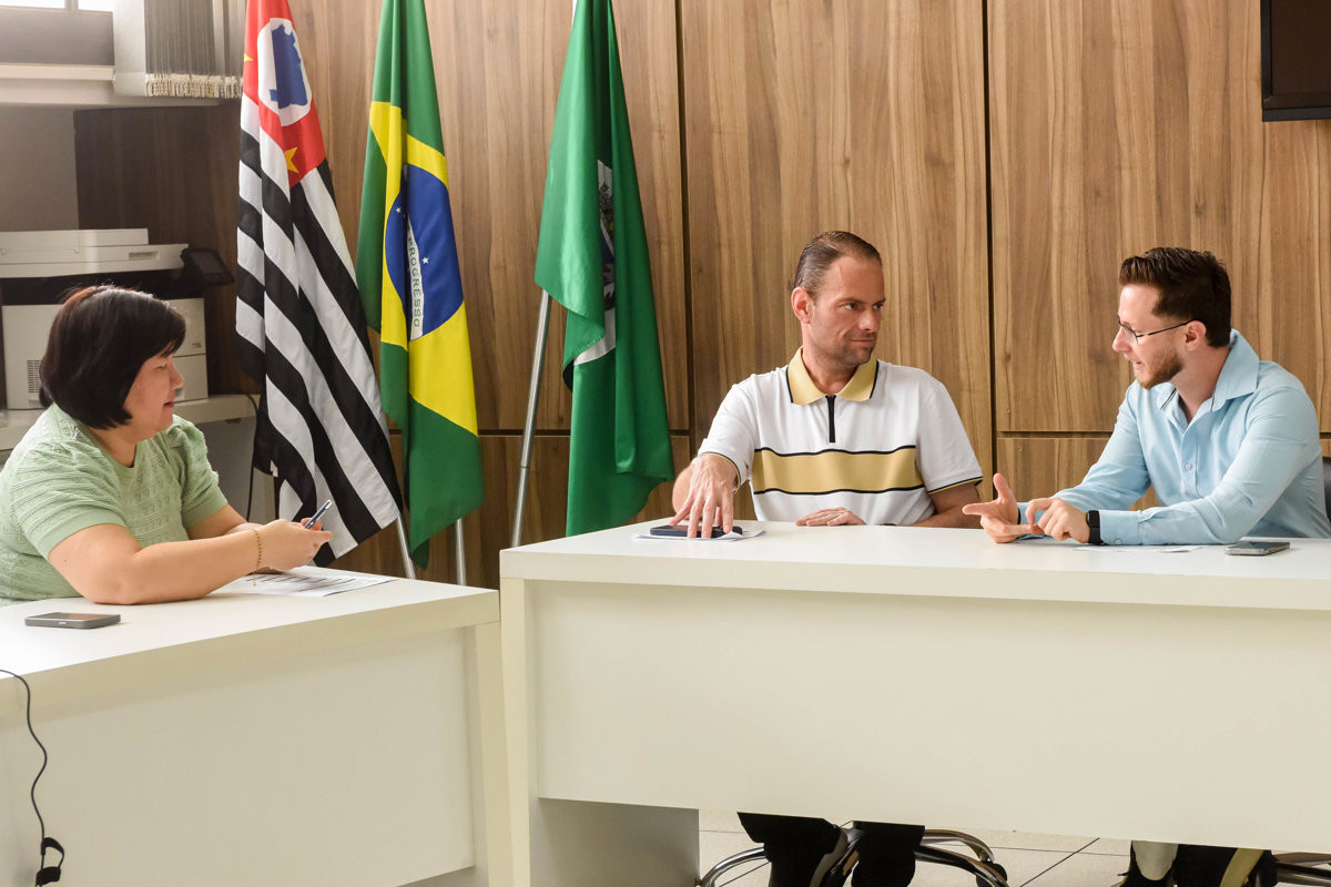 Projeto proíbe alimentar pombos e comercializar alimentos, além de estabelecer penalidades