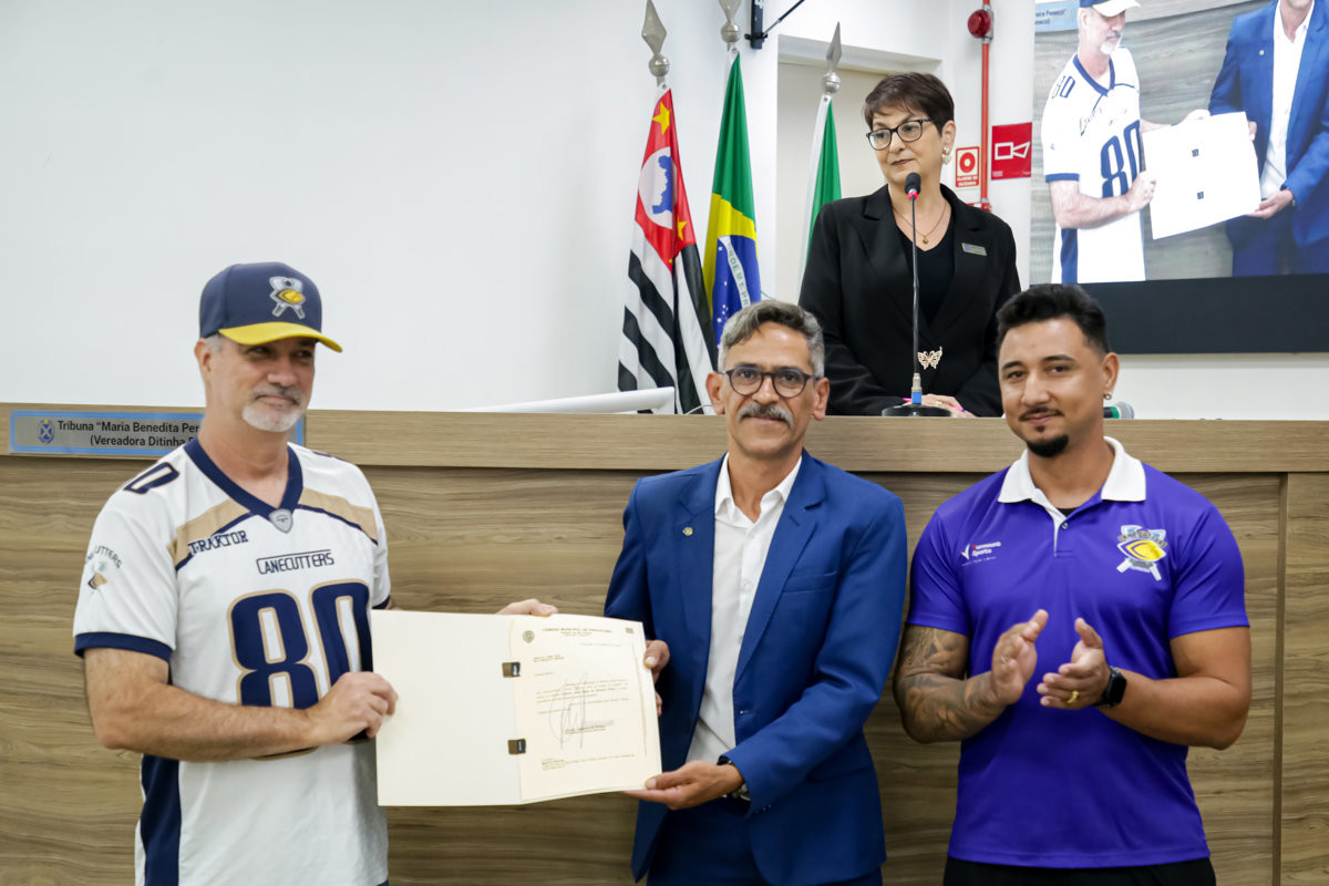 Da esquerda para a direita: Luis Franco, diretor do time; Fabrício Polezi; e Wagner Neto, coach