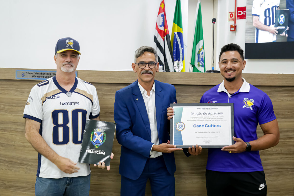 Da esquerda para a direita: Luis Franco, diretor do time; Fabrício Polezi; e Wagner Neto, coach