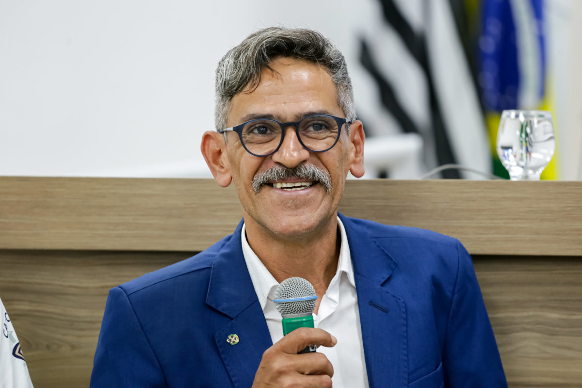 Entrega da moção de aplausos ao Cane Cutters aconteceu na noite desta quinta (5), no Plenário "Francisco Antonio Coelho"