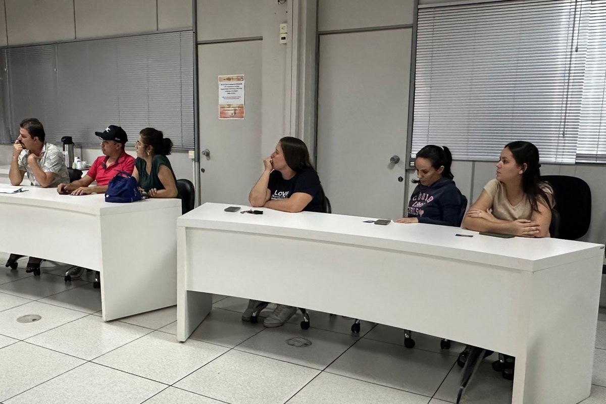 Reunião aconteceu na Sala de Reuniões do Prédio Anexo da Câmara 