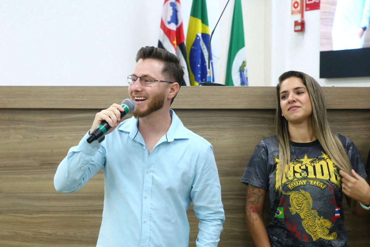 Entrega aconteceu no Plenário "Francisco Antonio Coelho", no Primeiro Expediente da 5ª Reunião Ordinária de 2026 