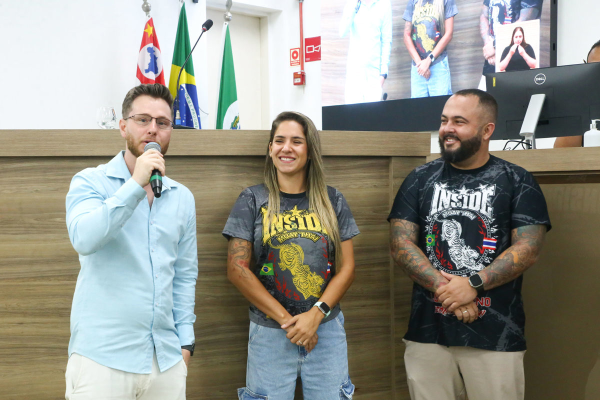 Entrega aconteceu no Plenário "Francisco Antonio Coelho", no Primeiro Expediente da 5ª Reunião Ordinária de 2026 