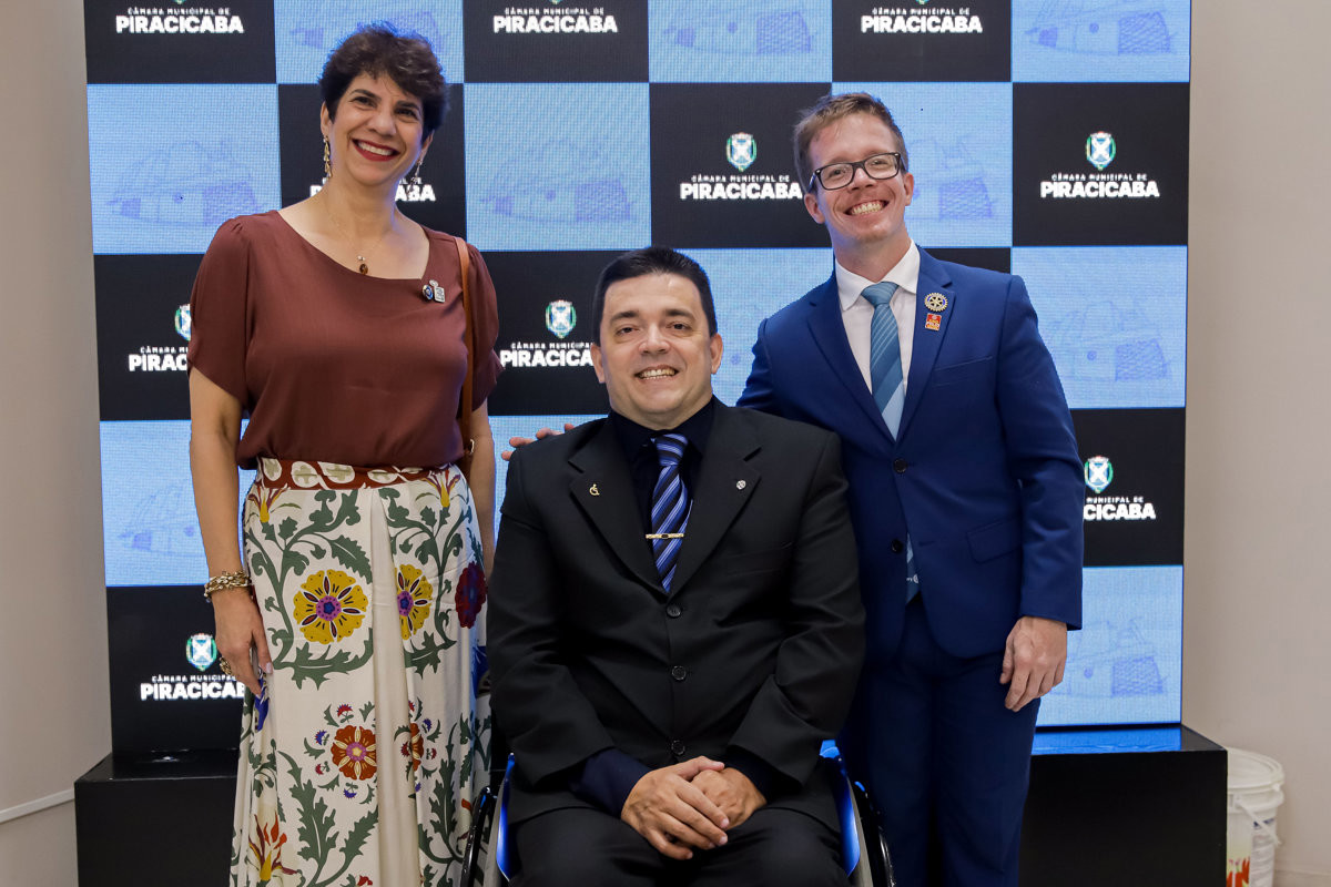 Projetos sociais desenvolvidos pelos clubes de serviço em prol da comunidade foram destacados na solenidade