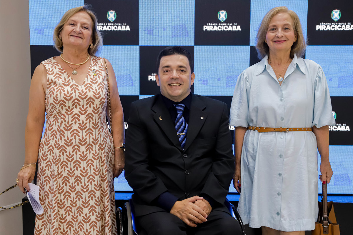 Projetos sociais desenvolvidos pelos clubes de serviço em prol da comunidade foram destacados na solenidade