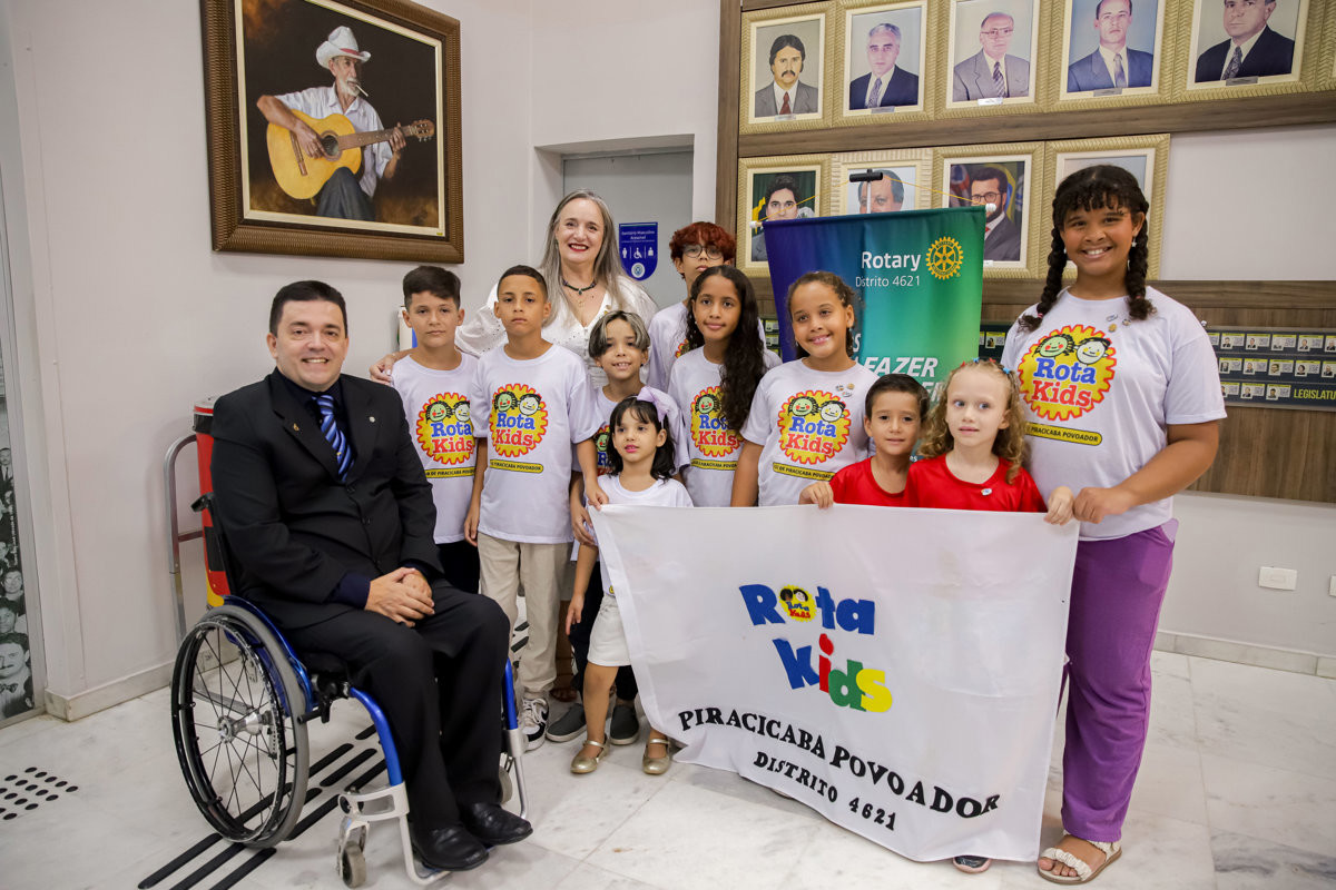 Projetos sociais desenvolvidos pelos clubes de serviço em prol da comunidade foram destacados na solenidade