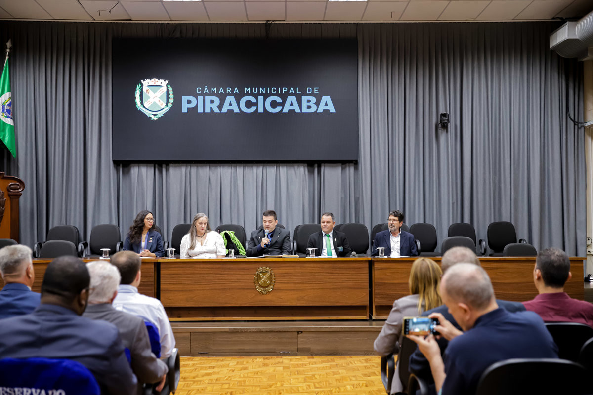 Projetos sociais desenvolvidos pelos clubes de serviço em prol da comunidade foram destacados na solenidade