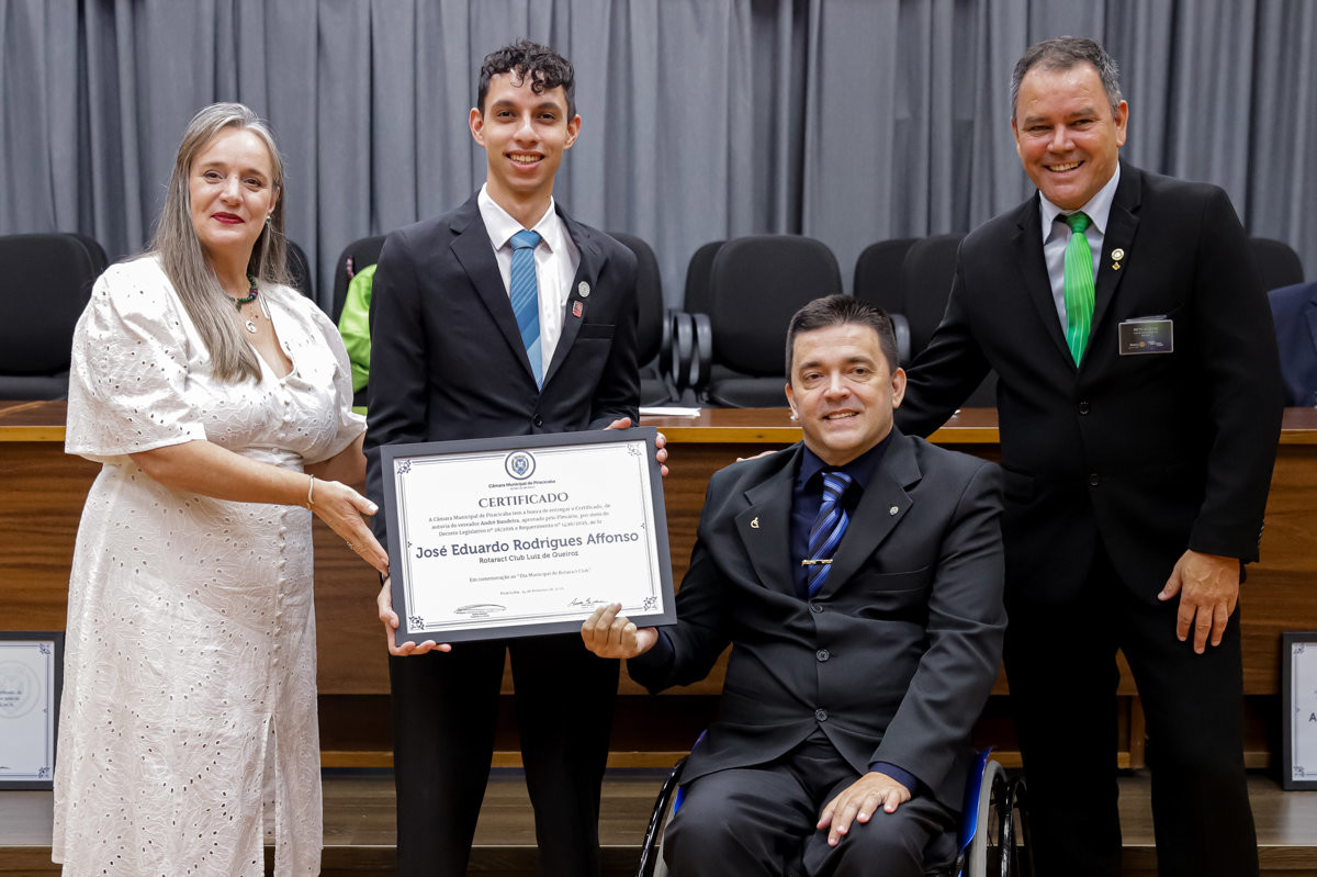 Projetos sociais desenvolvidos pelos clubes de serviço em prol da comunidade foram destacados na solenidade