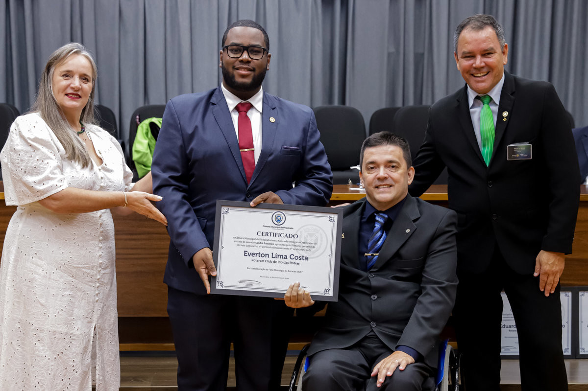 Projetos sociais desenvolvidos pelos clubes de serviço em prol da comunidade foram destacados na solenidade