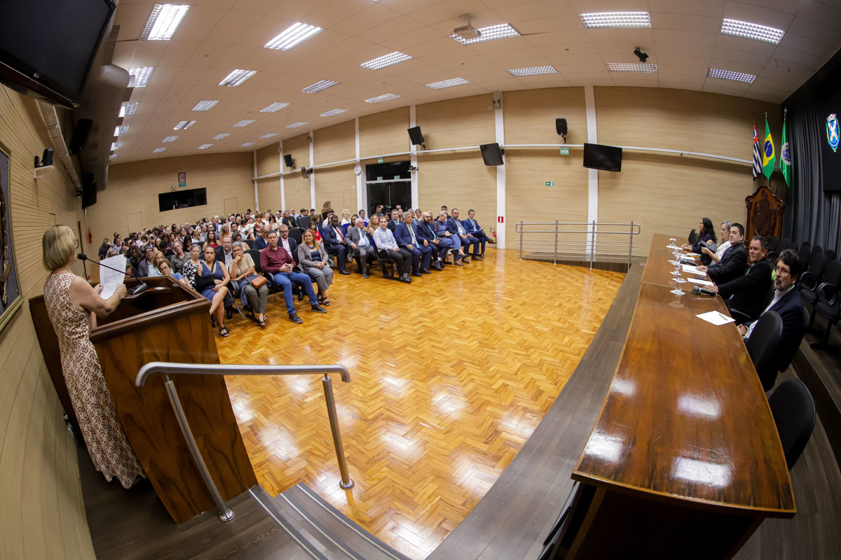 Projetos sociais desenvolvidos pelos clubes de serviço em prol da comunidade foram destacados na solenidade