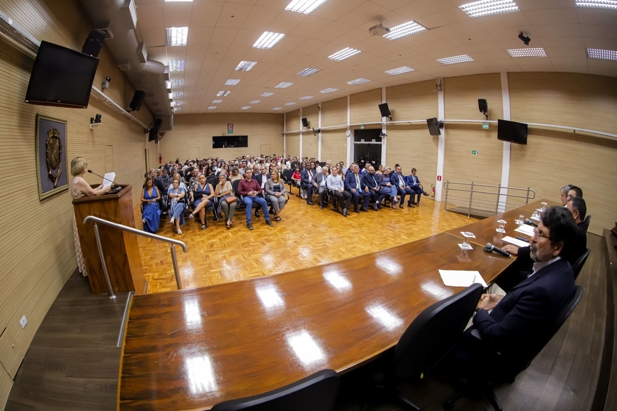 Projetos sociais desenvolvidos pelos clubes de serviço em prol da comunidade foram destacados na solenidade